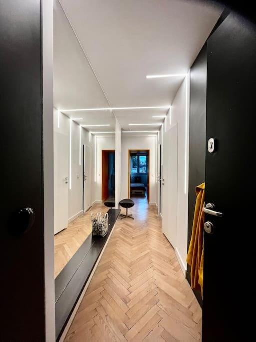 Art & Design 3 Rooms Apartment In City Center Wroclaw Luaran gambar